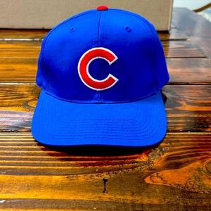 NWOT Chicago Cubs MLB snap back hat